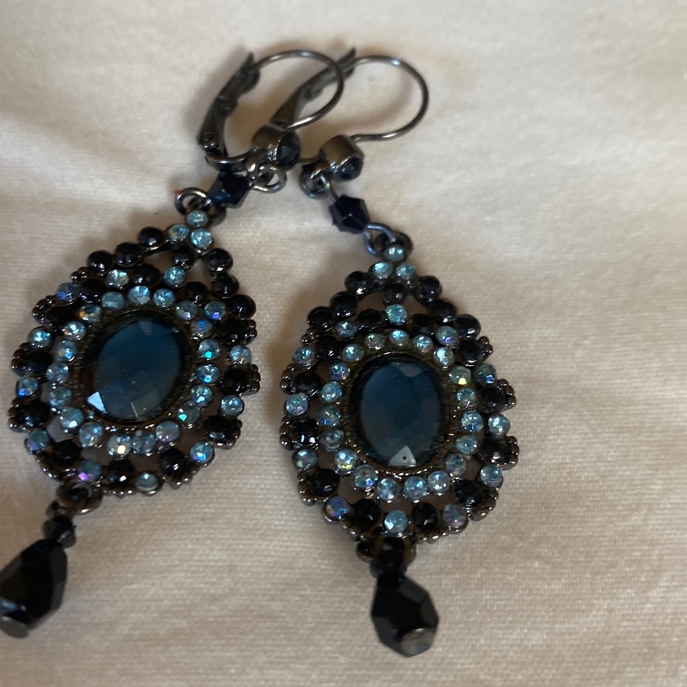 Blue gemstone Dangling earrings